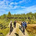 Mindedalen - Idyl Tæt På Alt Og Helt I Fred