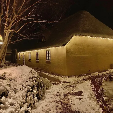 Mindedalen - Idyl Tæt På Alt Og Helt I Fred